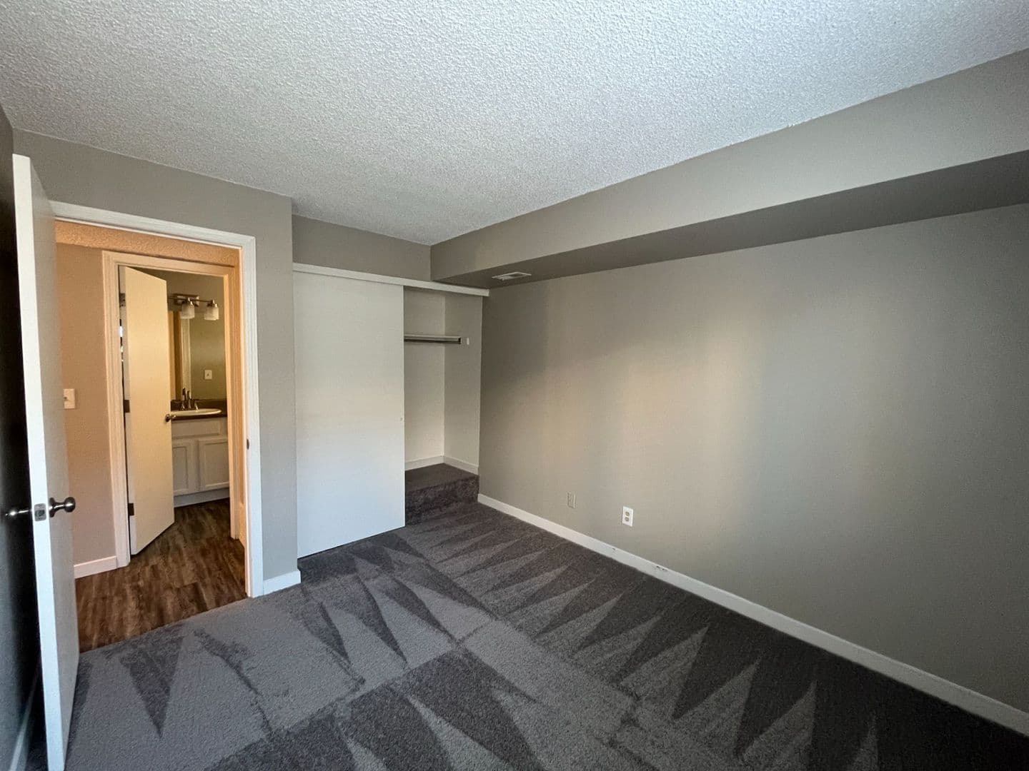 Aurora Condo: 1075 S Elkhart Way