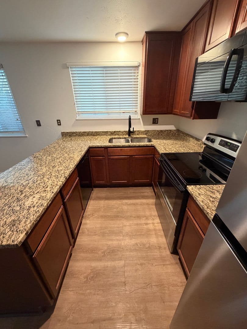 Aurora House: 3159 S Mobile Way