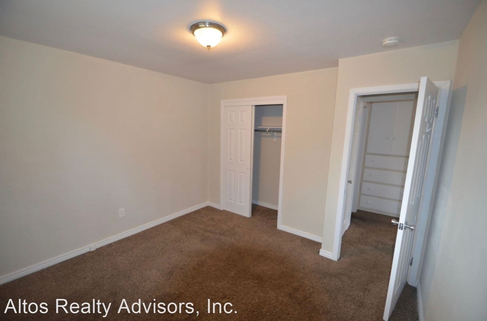 Lakewood Apartment: 1020-1028 Balsam St