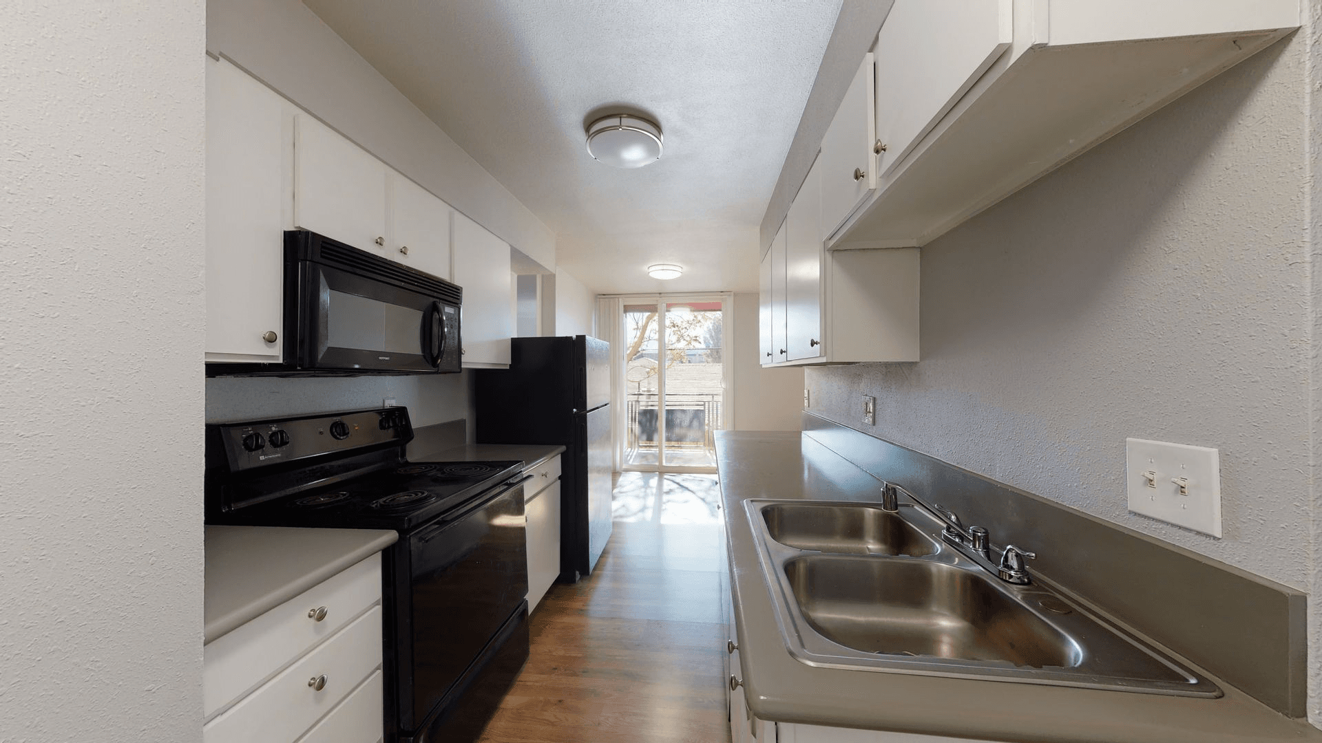 Aurora Apartment: 11600 E 16th Ave