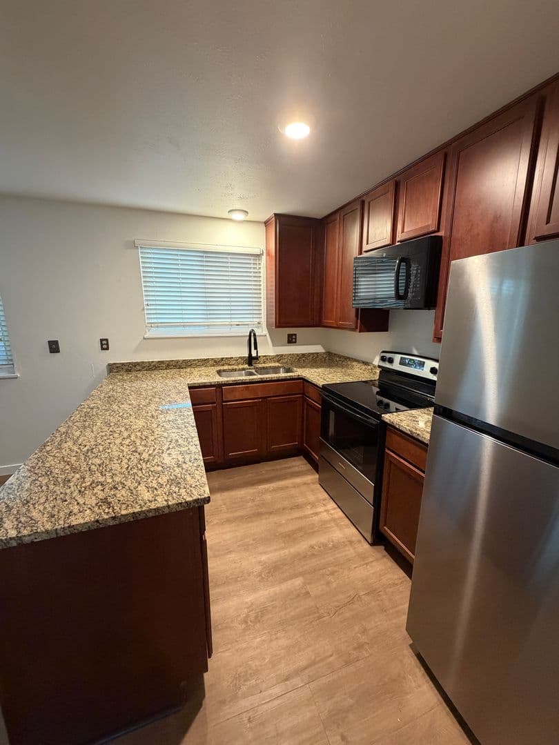 Aurora House: 3159 S Mobile Way