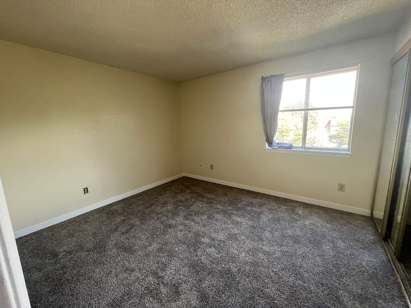 Aurora Condo: 1075 S Elkhart Way