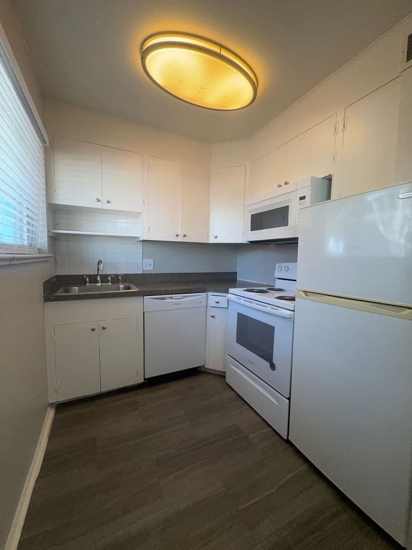 Denver Apartment: 5545 E Yale Ave