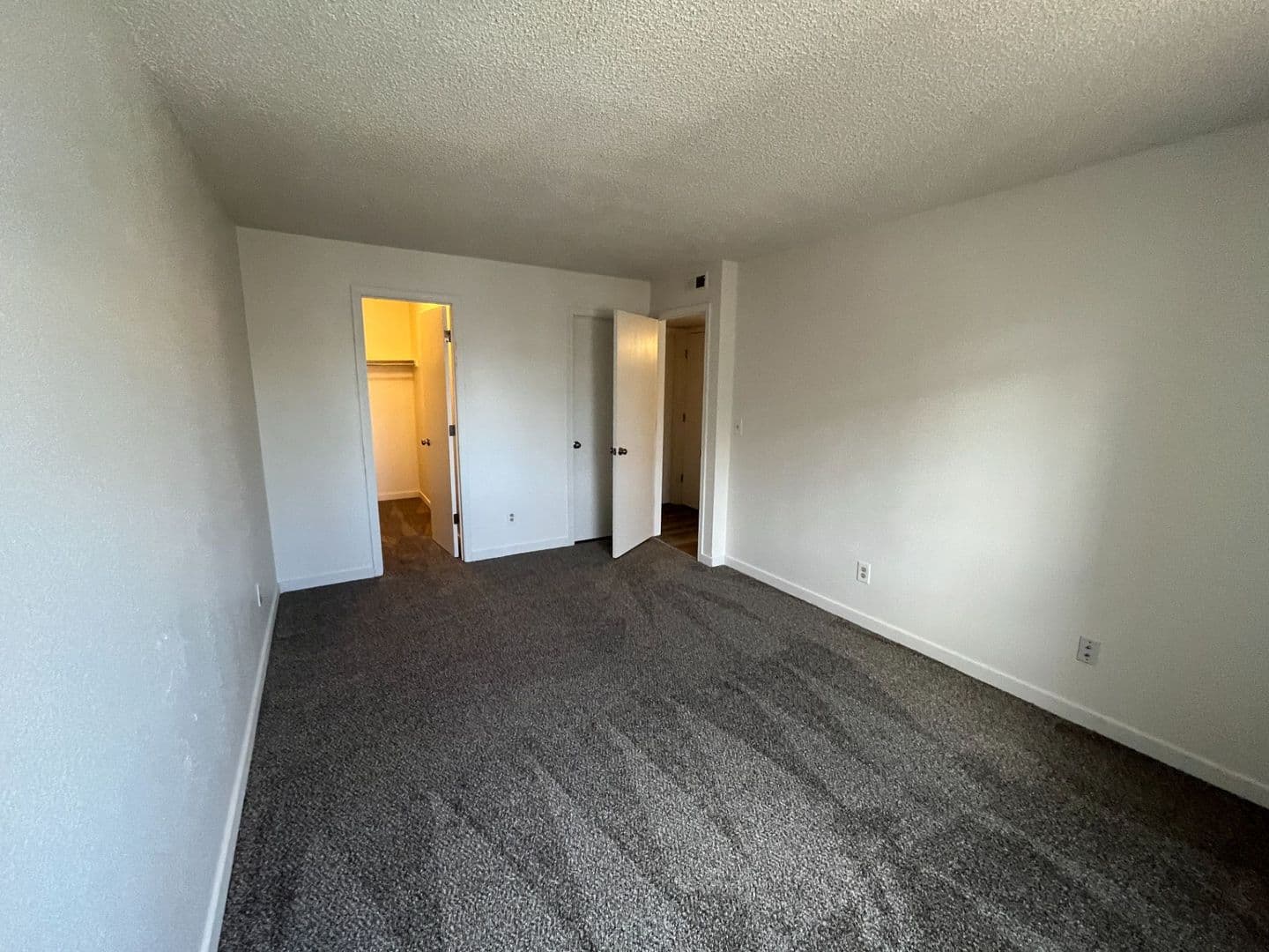 Aurora Condo: 1075 S Elkhart Way