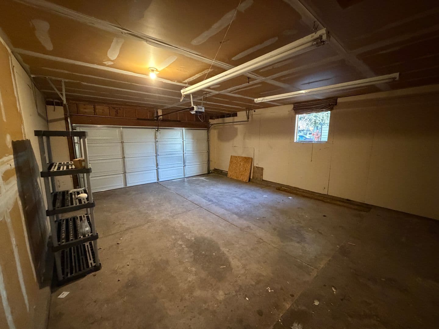 Aurora House: 3159 S Mobile Way