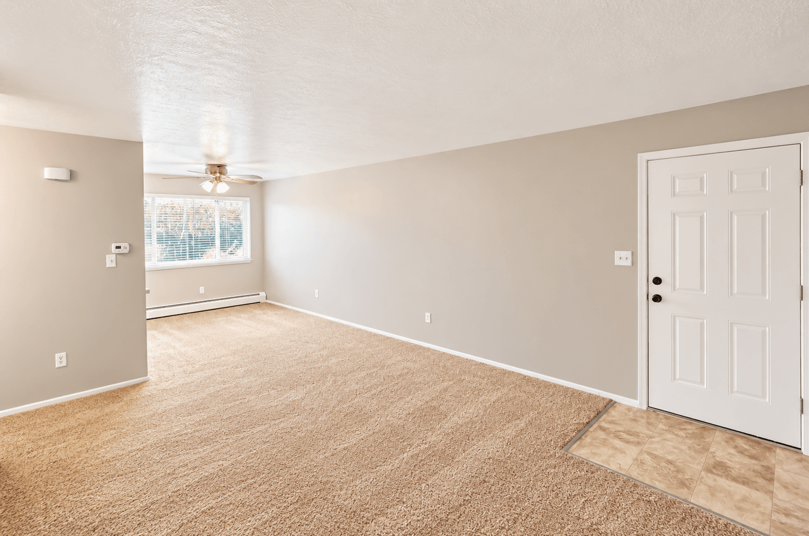 Centennial Apartment: 5705 S Pearl St