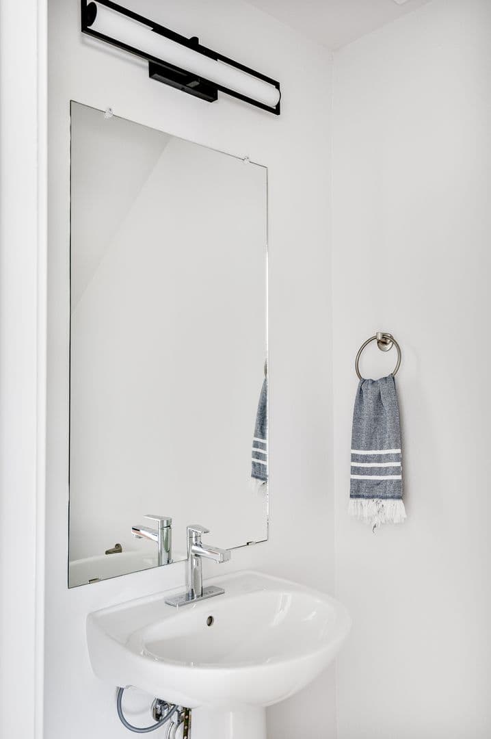 Aurora Townhome: 16001-16065 E 16th Ave