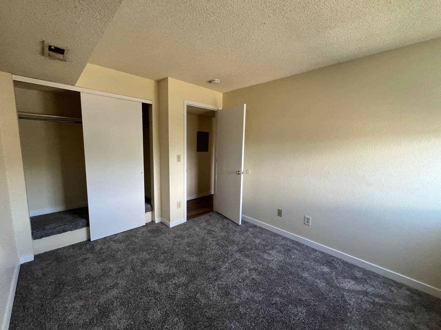 Aurora Condo: 1075 S Elkhart Way