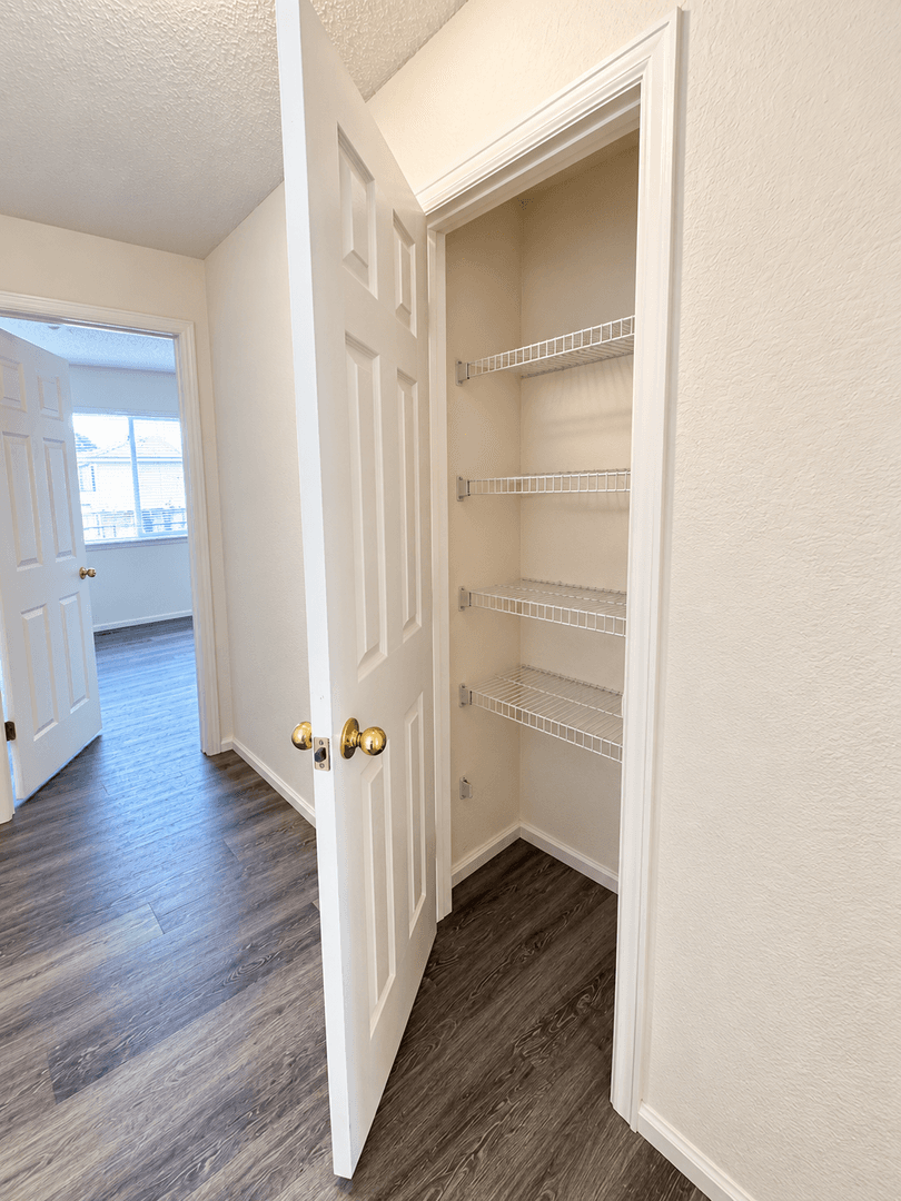 Denver House: 4022 Perth St