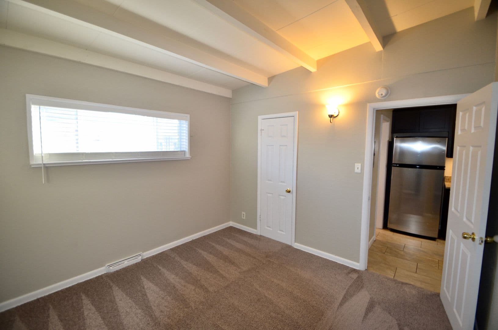 Edgewater Apartment: 2240-2246 N Ames St