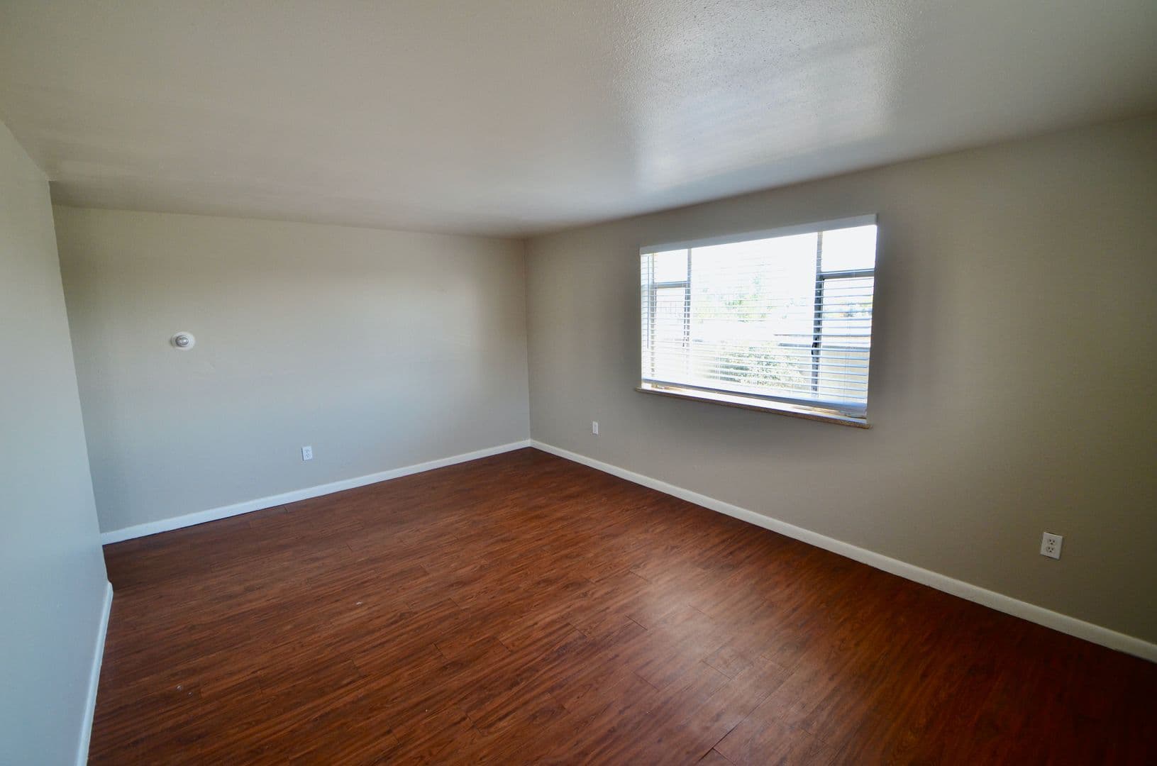 Lakewood Apartment: 1160-1198 S Allison St