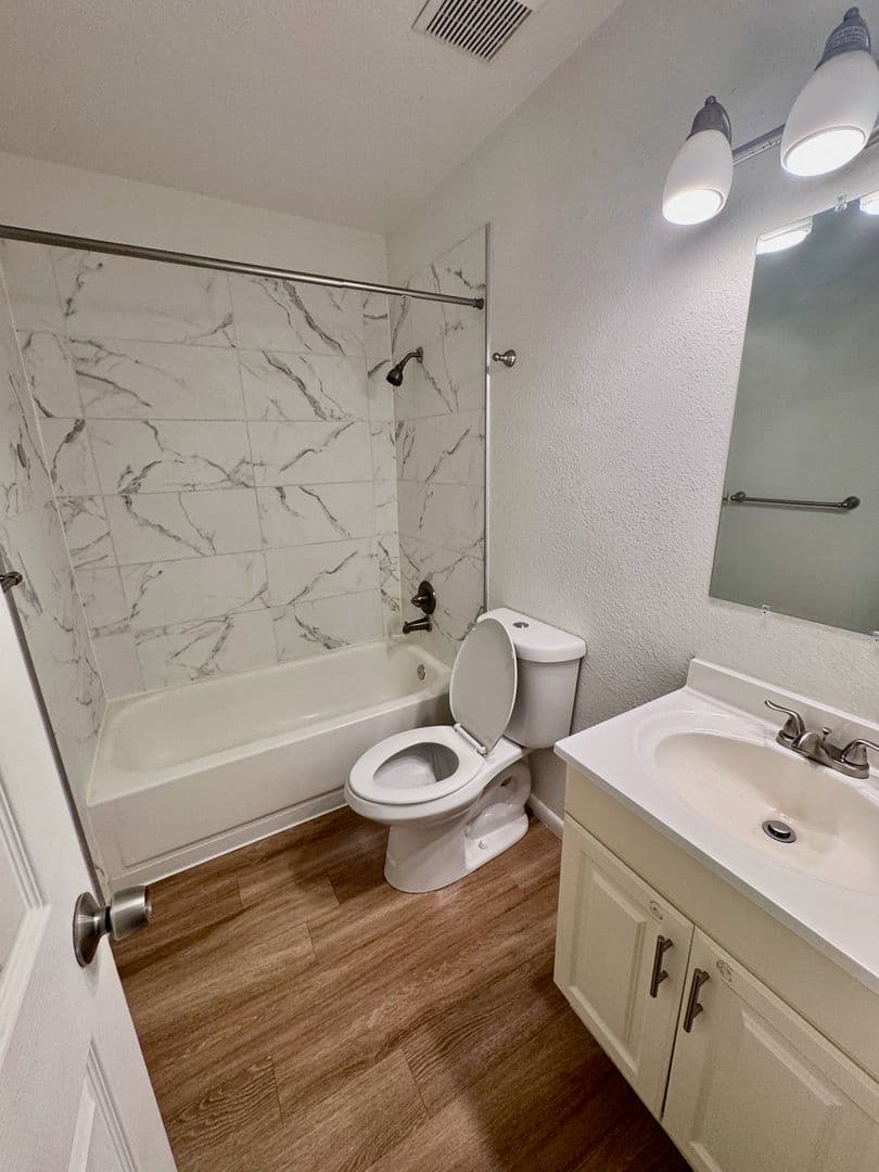 Lakewood Apartment: 1550 Kendall St