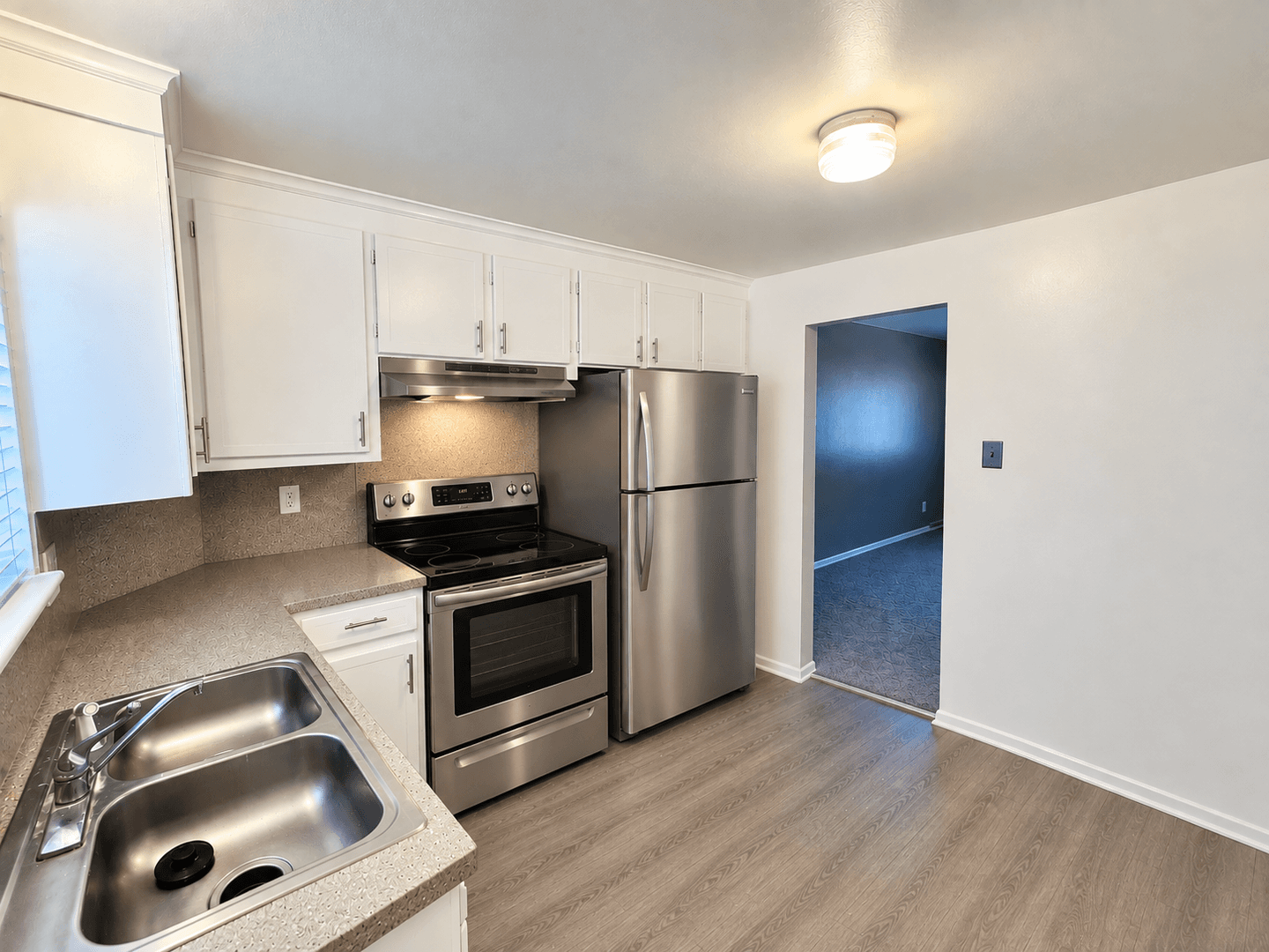 Lakewood Apartment: 1115 Carr Street