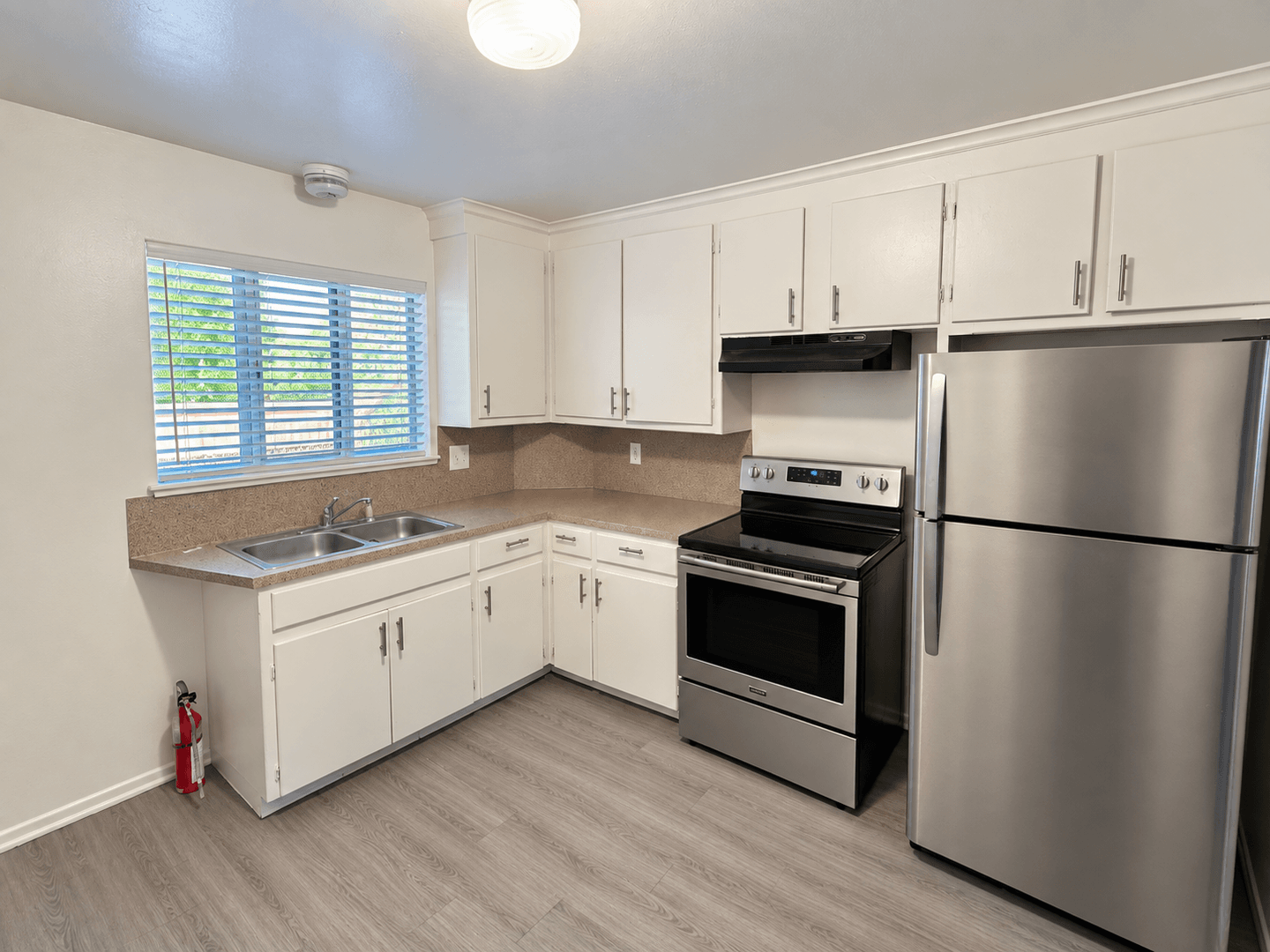 Lakewood Apartment: 1115 Carr Street