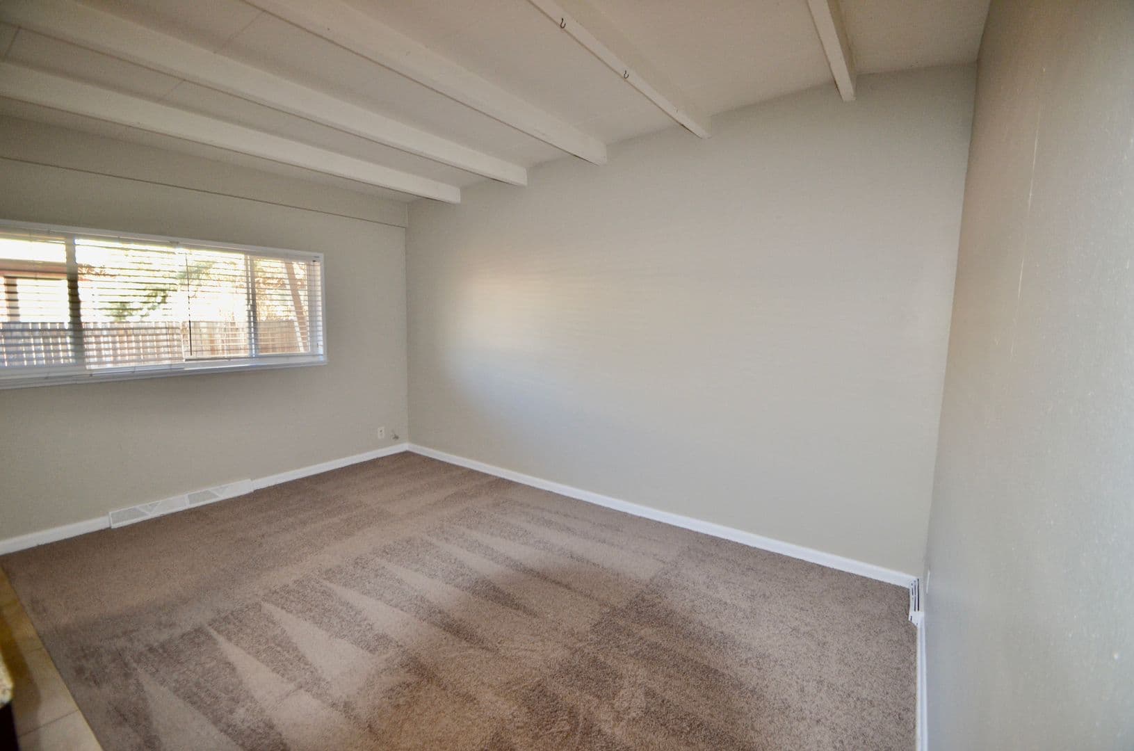 Edgewater Apartment: 2240-2246 N Ames St