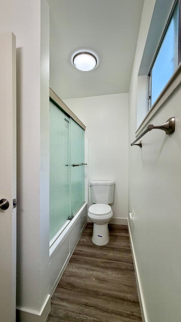 Burlingame Apartment: 1404 Floribunda Avenue