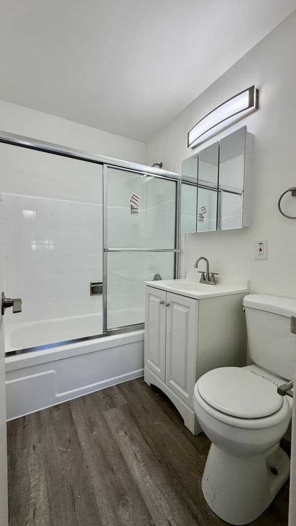 Burlingame Apartment: 1239 Oak Grove Avenue