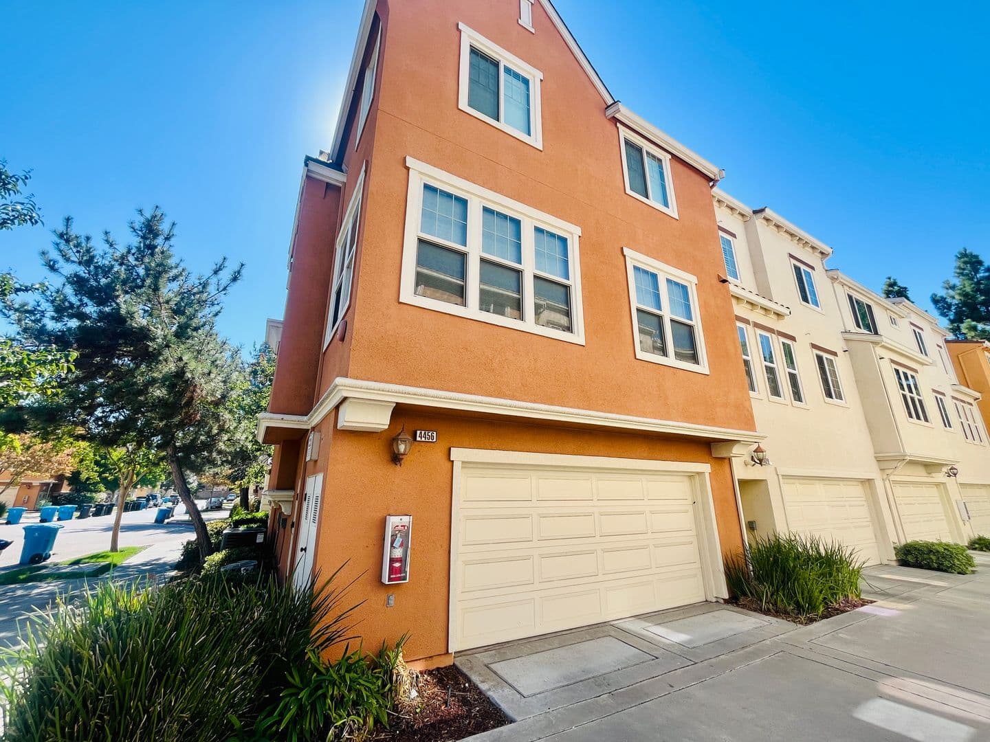 Santa Clara House: 4456 Headen Way