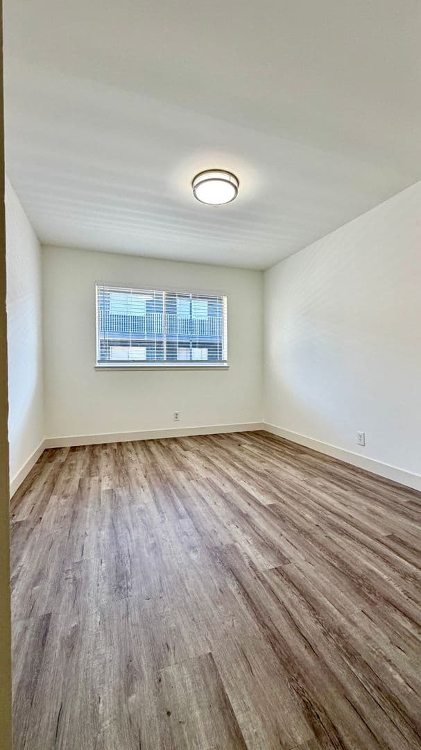Burlingame Apartment: 1404 Floribunda Avenue