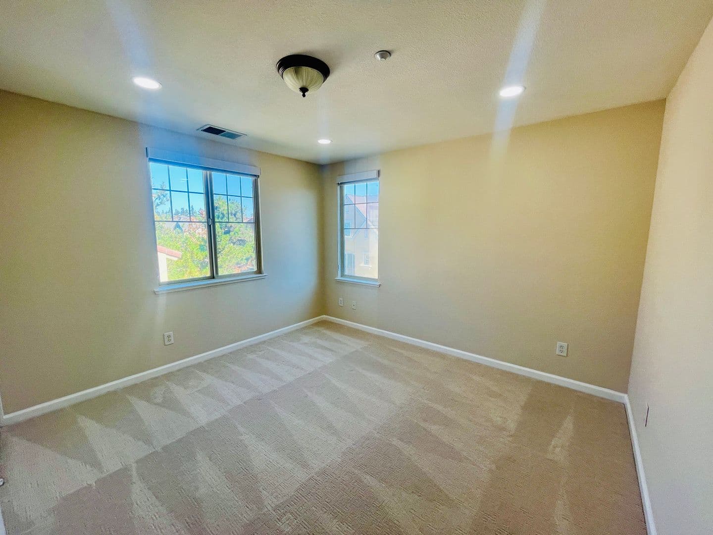Santa Clara House: 4456 Headen Way