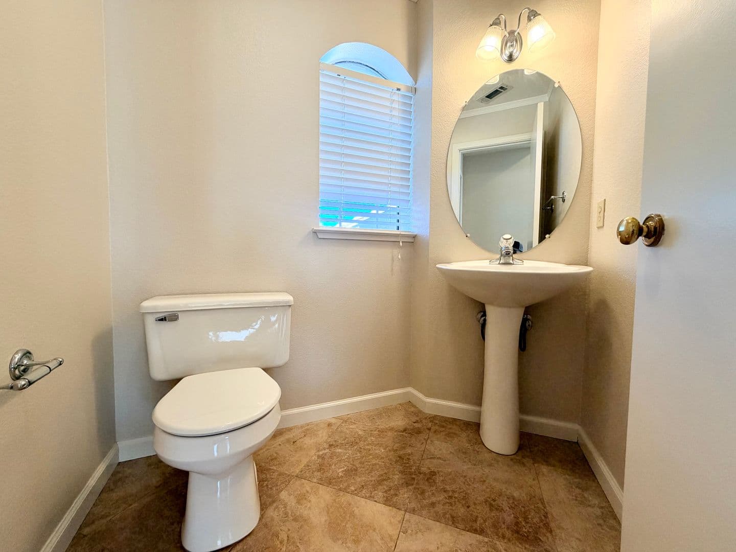 Martinez House: 504 Westaire Boulevard