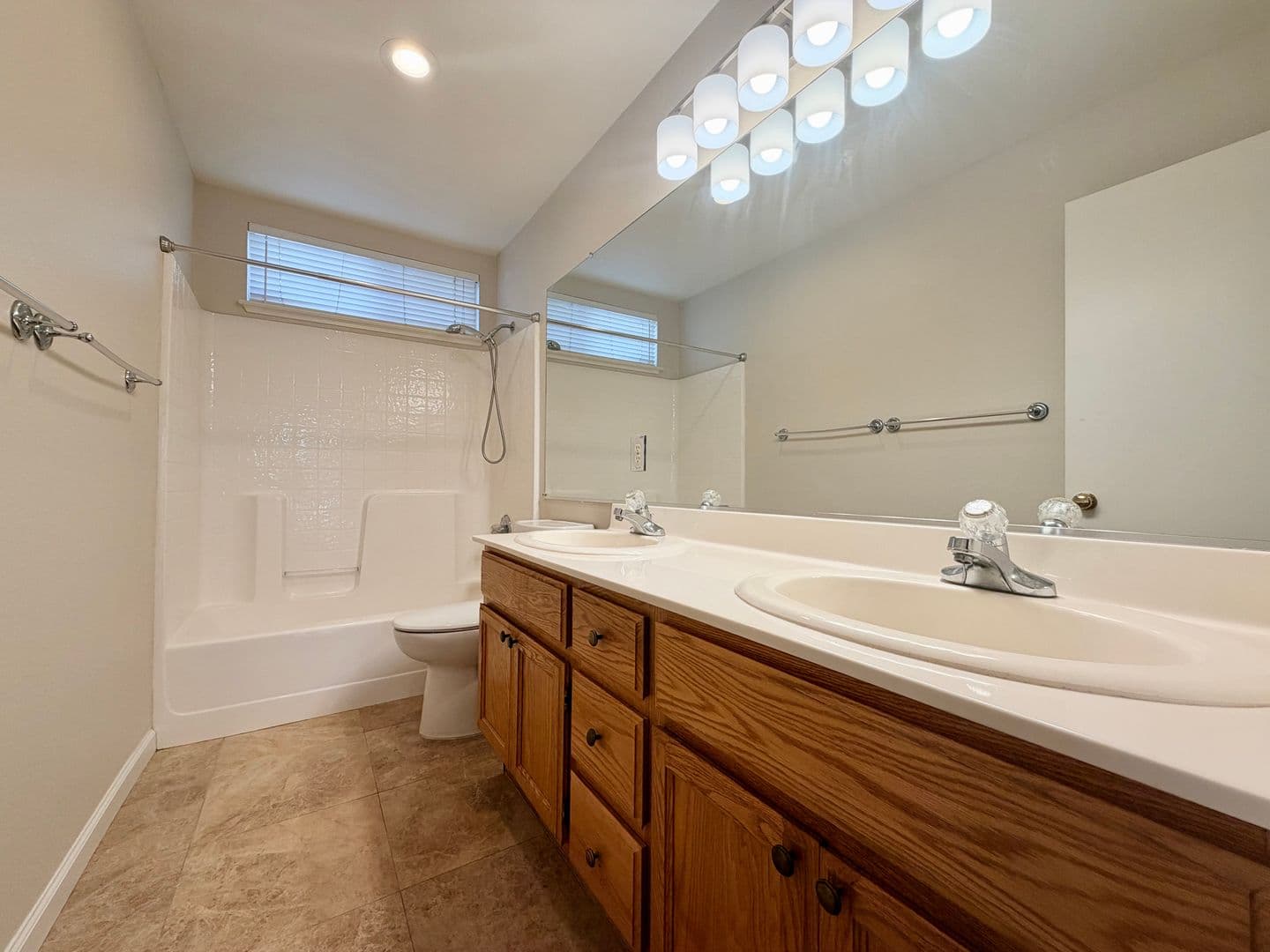 Martinez House: 504 Westaire Boulevard
