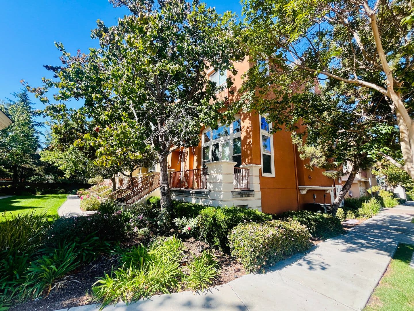 Santa Clara House: 4456 Headen Way