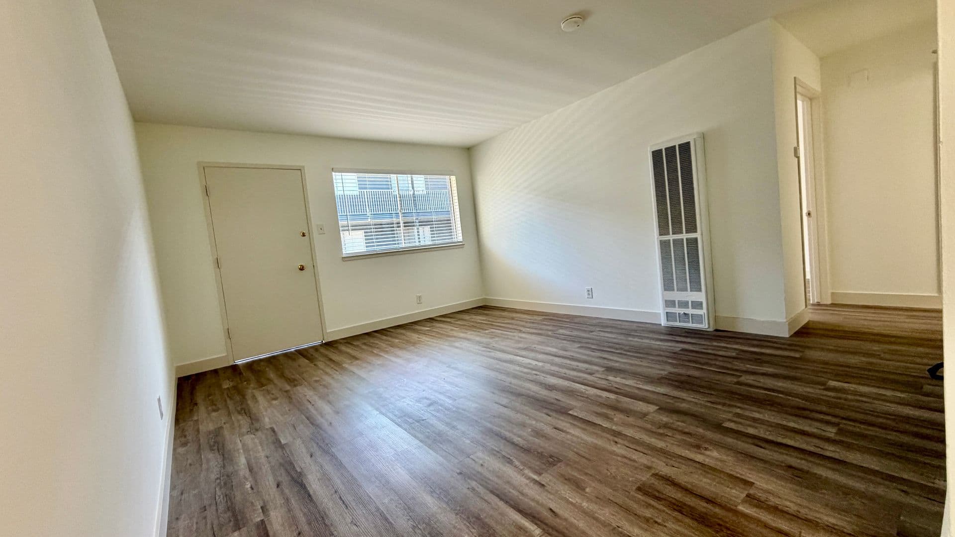 Burlingame Apartment: 1404 Floribunda Avenue