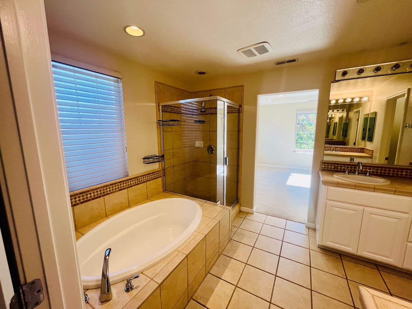 Santa Clara House: 4456 Headen Way