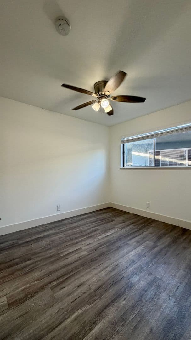 Burlingame Apartment: 1239 Oak Grove Avenue