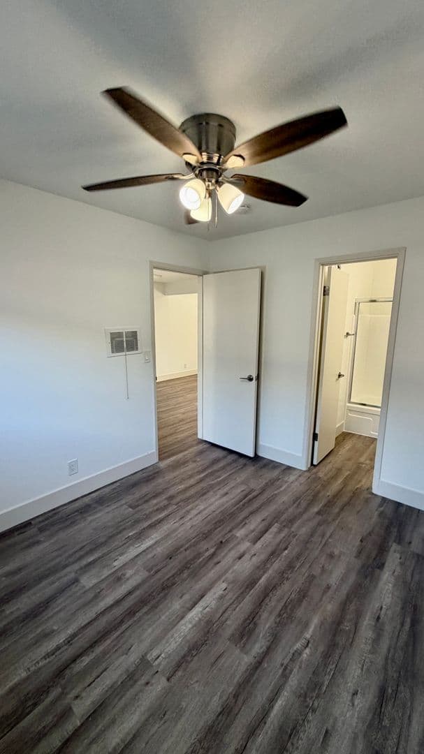Burlingame Apartment: 1239 Oak Grove Avenue