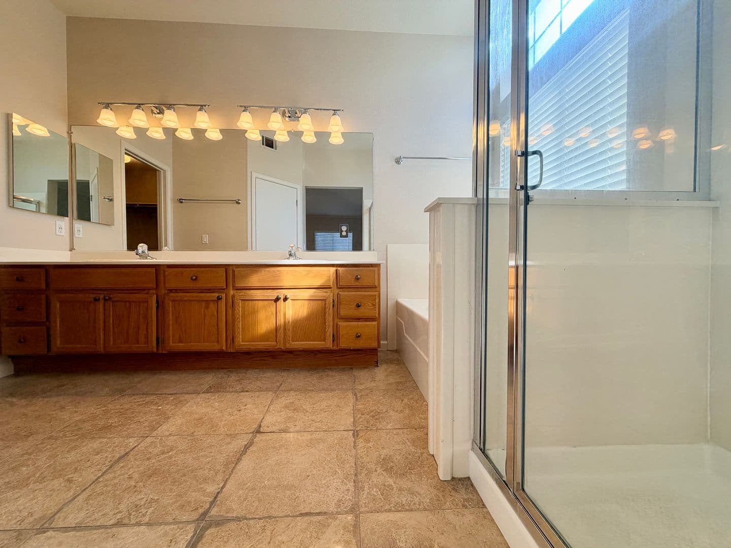 Martinez House: 504 Westaire Boulevard