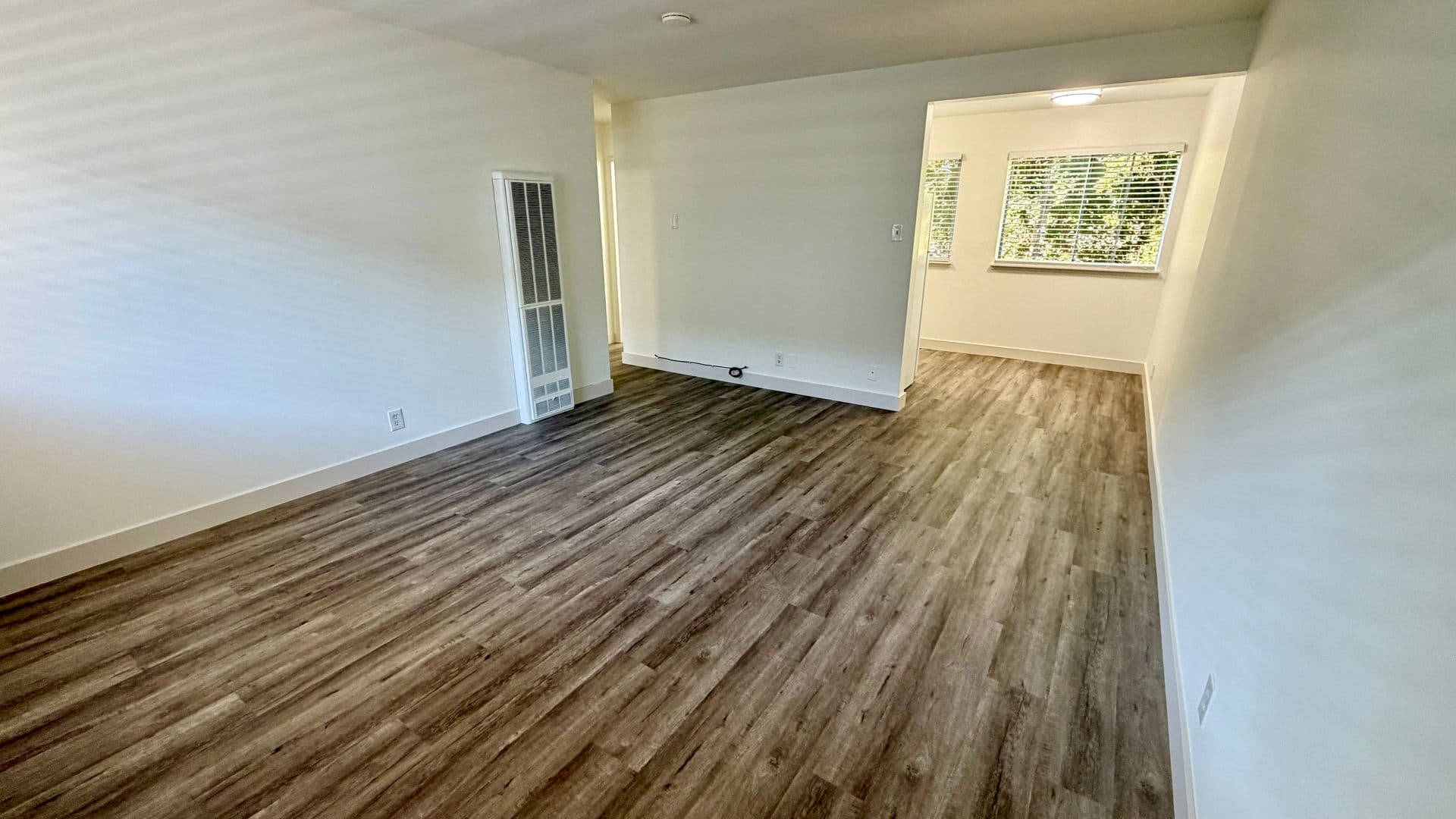 Burlingame Apartment: 1404 Floribunda Avenue