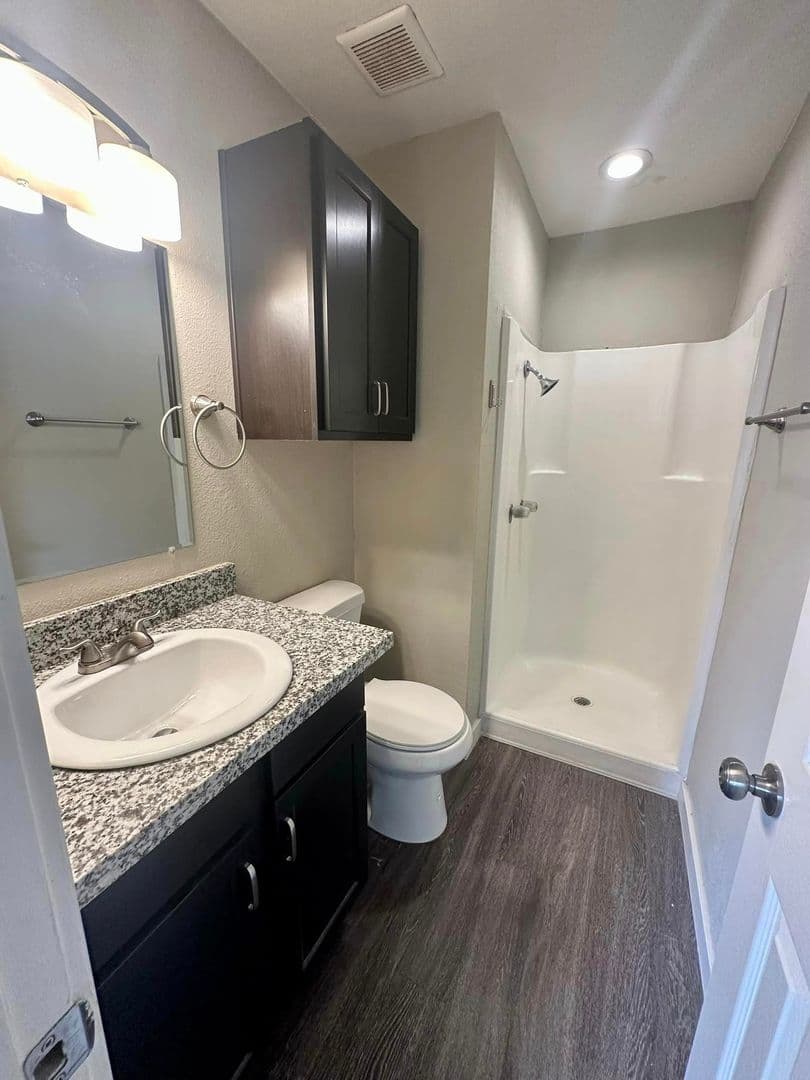 Oklahoma City Apartment: 9200 N MACARTHUR BLVD