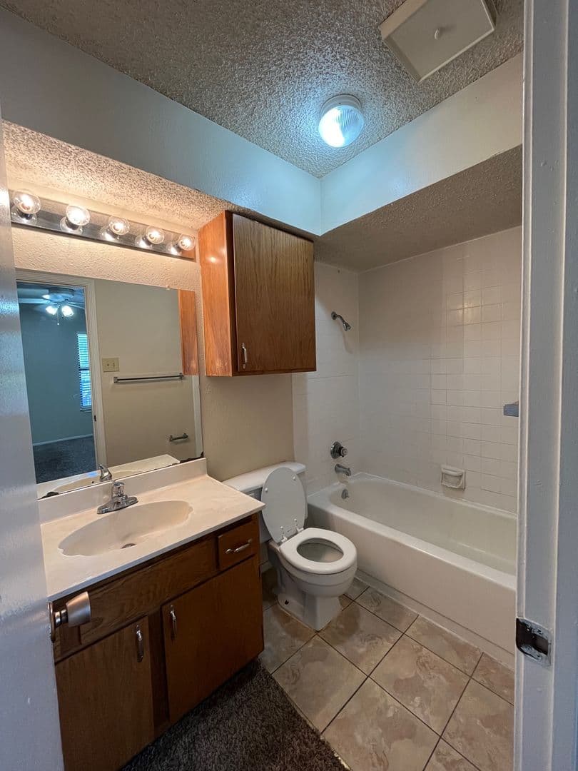 Lubbock Apartment: 3201 W Loop 289