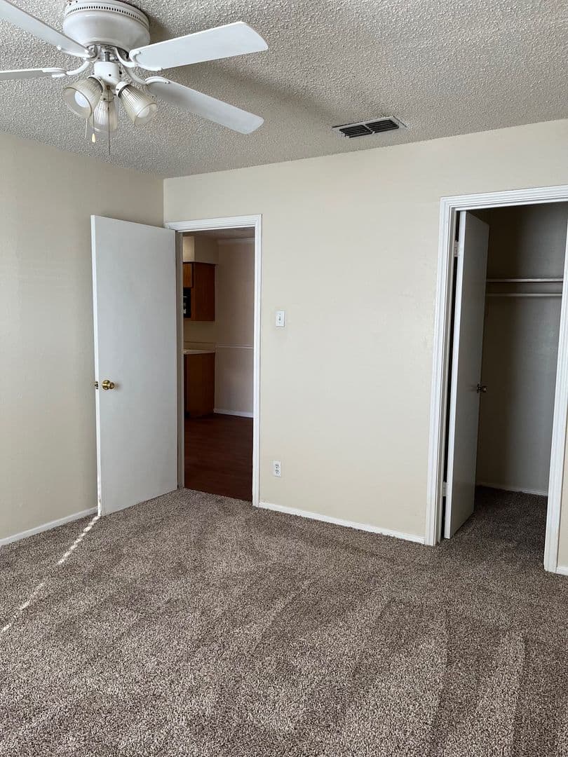 Lubbock Apartment: 3201 W Loop 289
