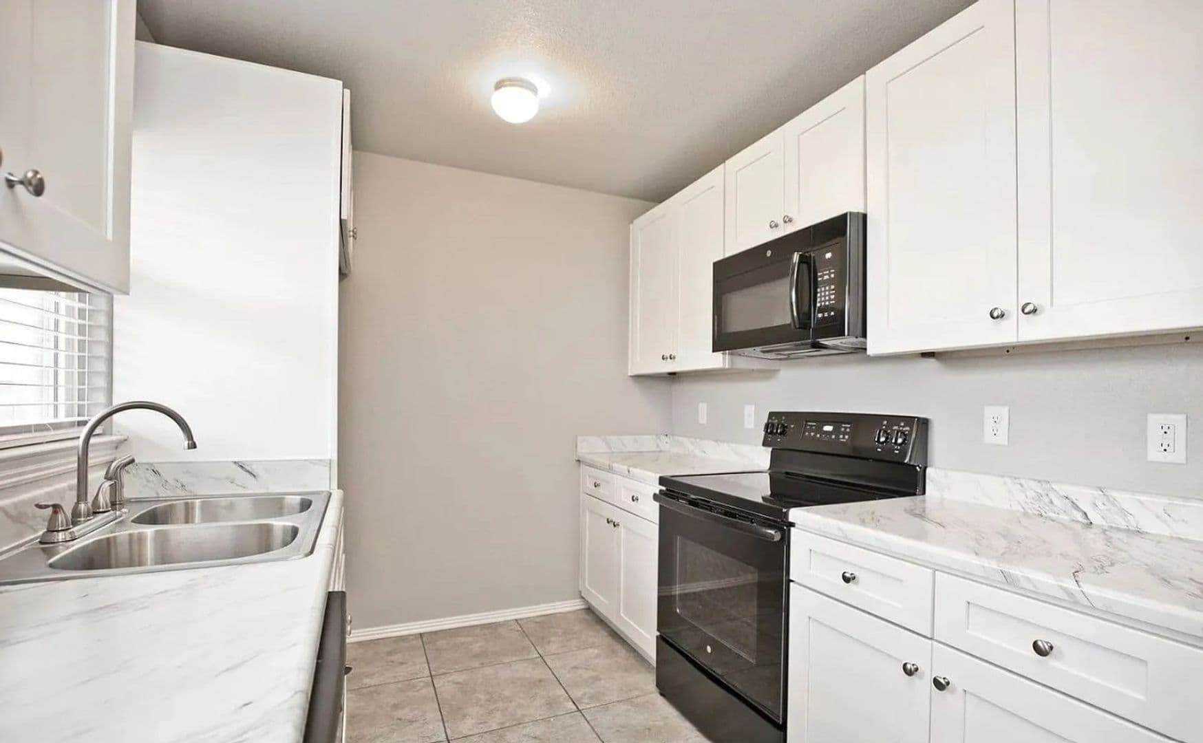 Siloam Springs Apartment: 1402 S. Haden Unit B