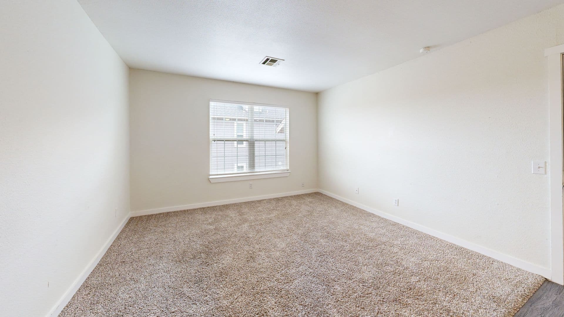Oklahoma City Apartment: 8201 N Rockwell Ave