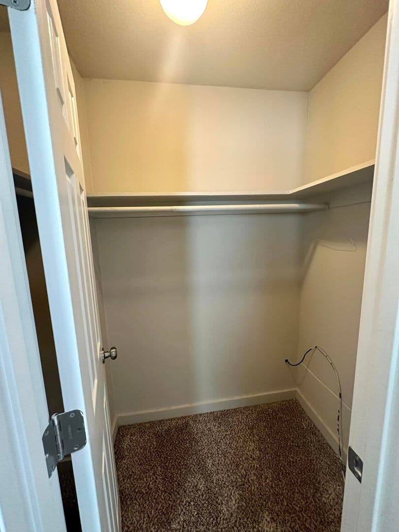 Oklahoma City Apartment: 9200 N MACARTHUR BLVD