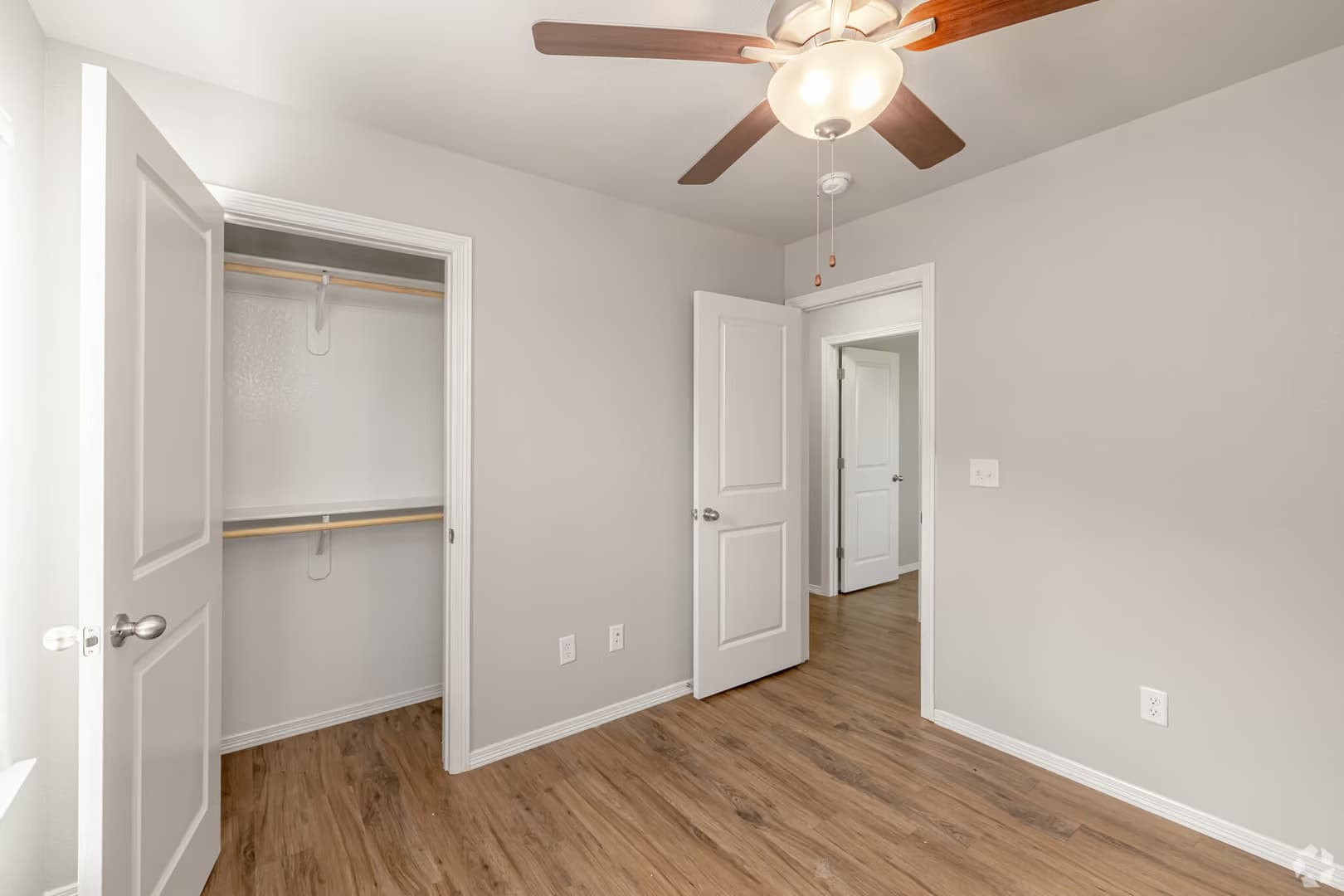 Siloam Springs Apartment: 1707 E Montclair Ave