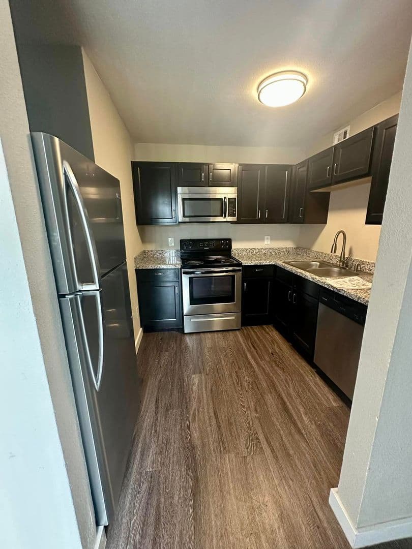Oklahoma City Apartment: 9200 N MACARTHUR BLVD