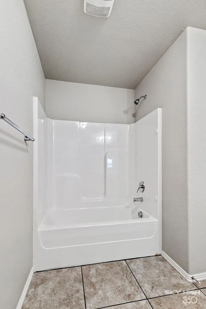 Siloam Springs Apartment: 1402 S. Haden Unit B