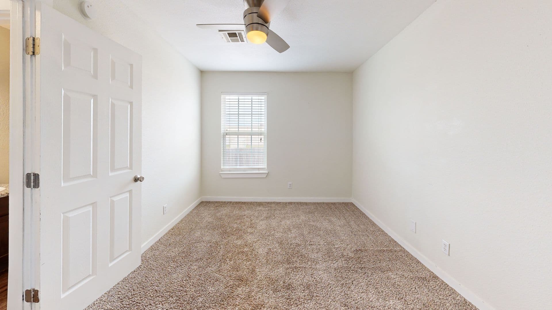 Oklahoma City Apartment: 8201 N Rockwell Ave