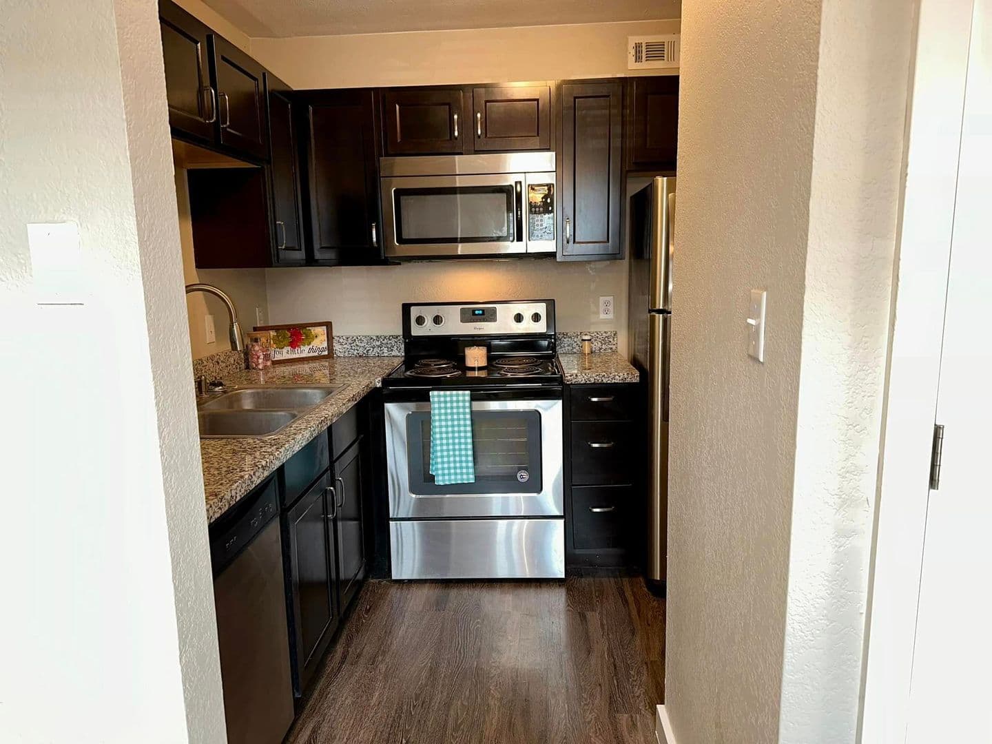 Oklahoma City Apartment: 9200 N MACARTHUR BLVD