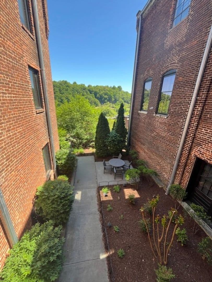 Lynchburg Apartment: 1220 Commerce Street