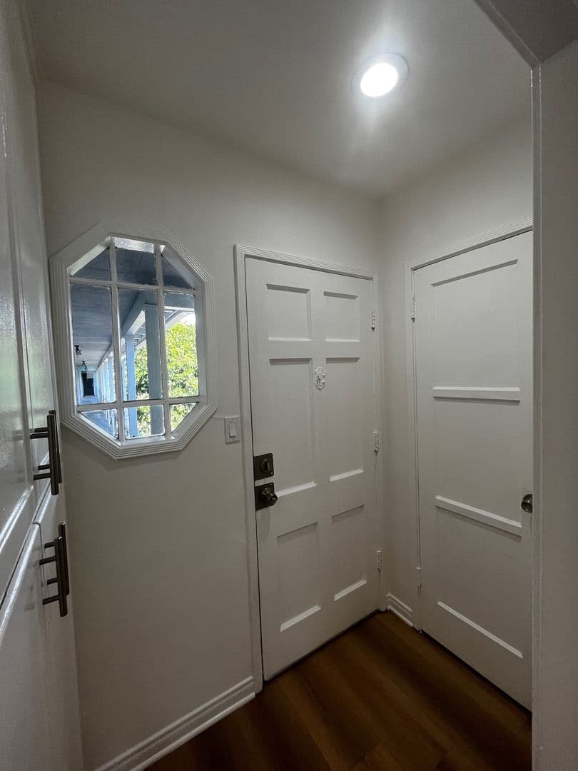 Los Angeles Apartment: 1811 N. Cherokee Ave.