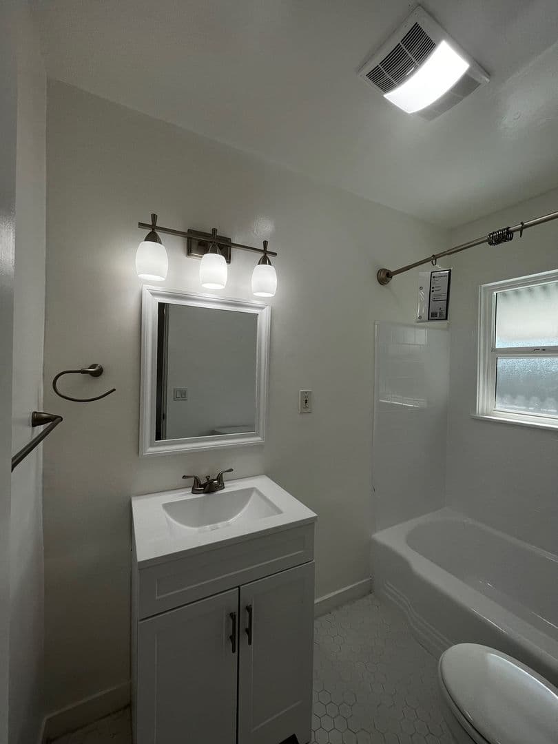 Los Angeles Apartment: 1811 N. Cherokee Ave.