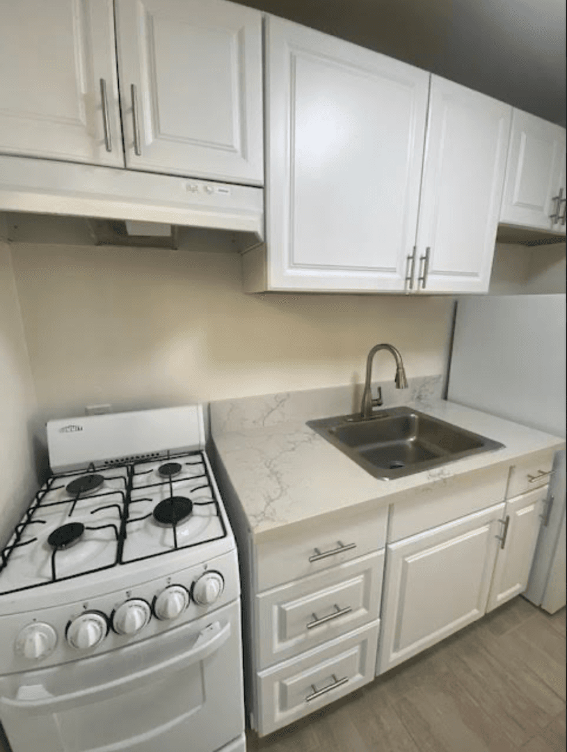 Los Angeles Apartment: 1811 N. Cherokee Ave.