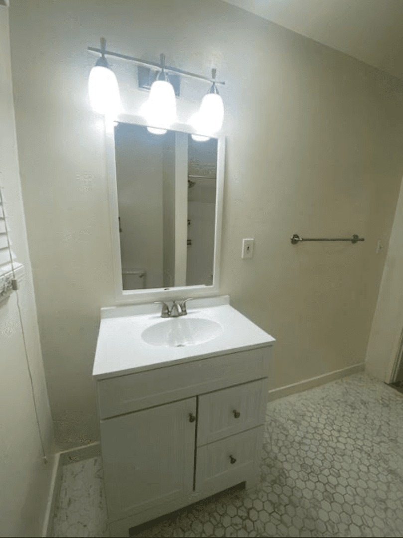 Los Angeles Apartment: 1811 N. Cherokee Ave.