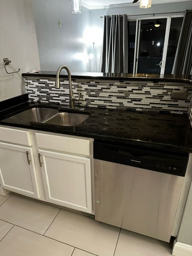 Tallahassee Condo: 2801 Chancellorsville Drive